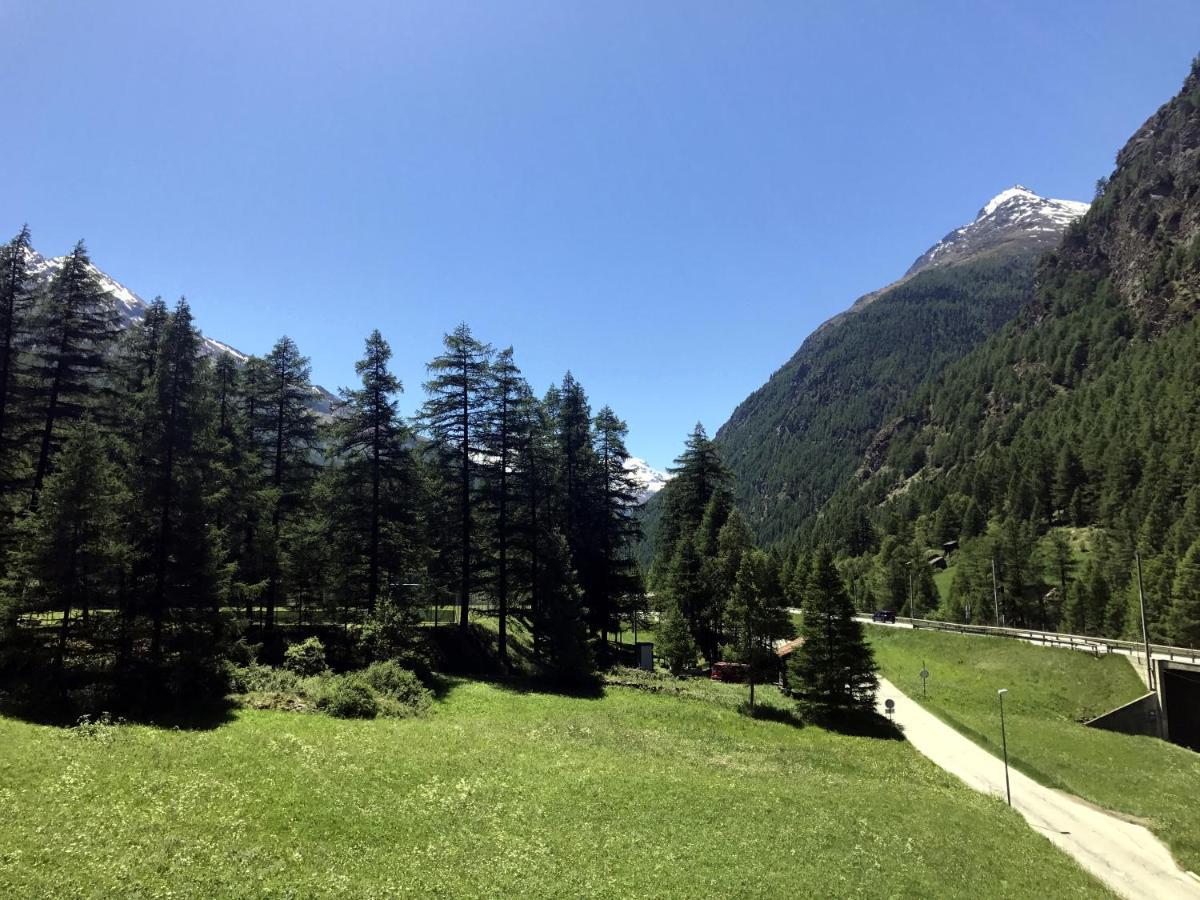 B&B Matterhorn Golf Randa Esterno foto