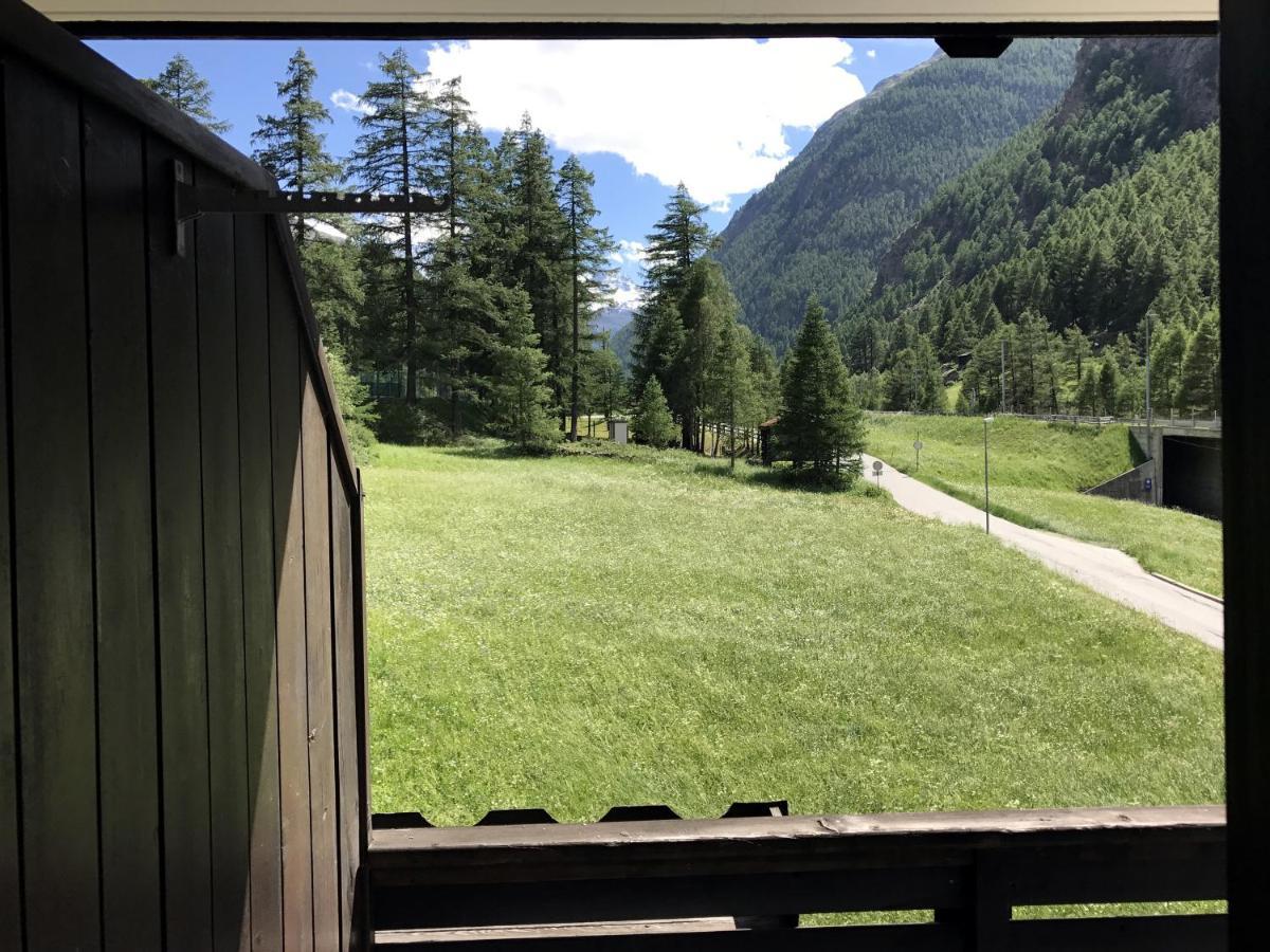 B&B Matterhorn Golf Randa Esterno foto